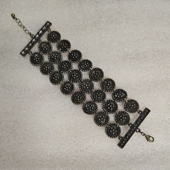 Avon Elegant Bracelet - Picture 1 of 5